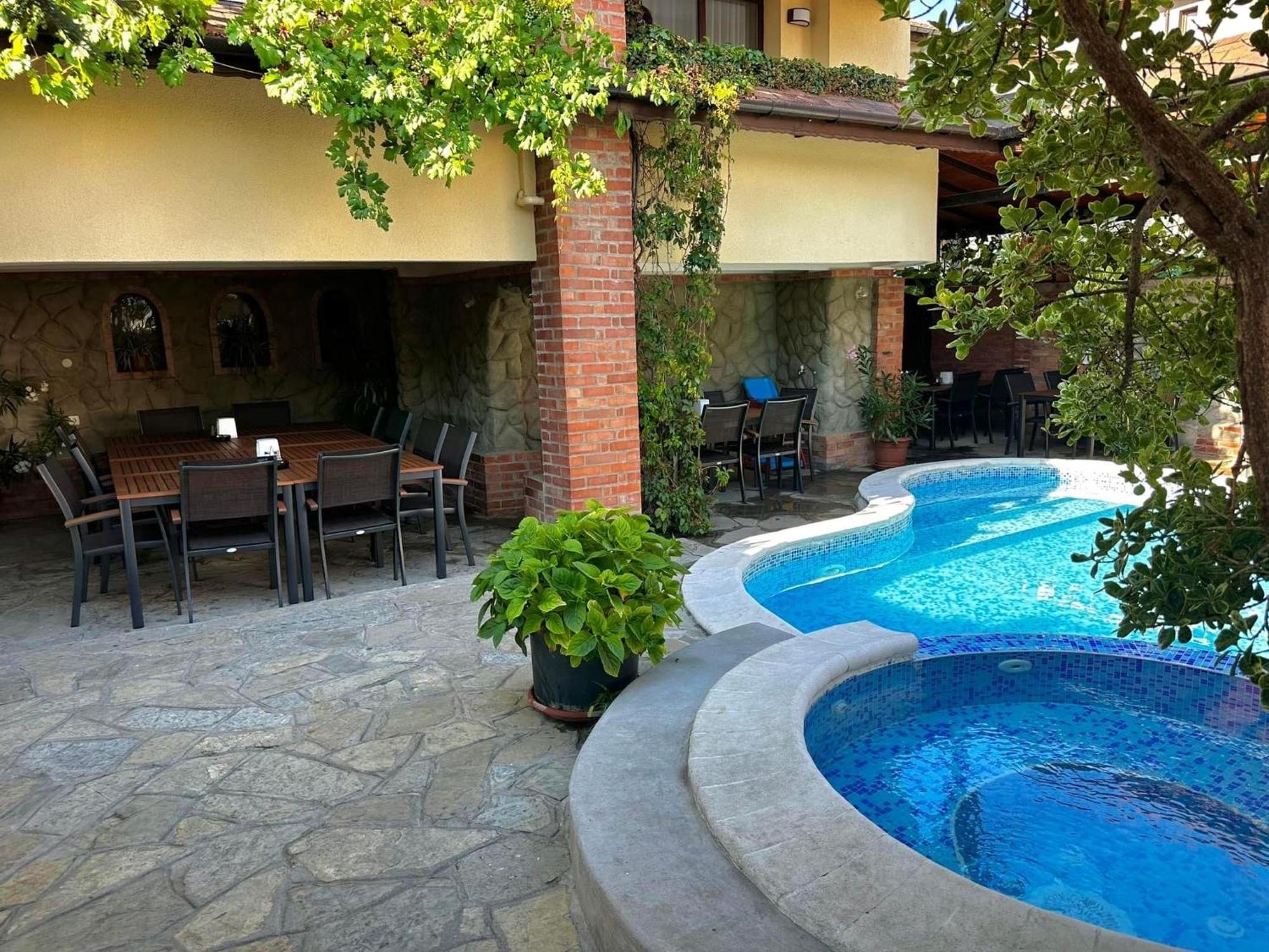 Хотел М1 Hotel Primorsko Exterior photo